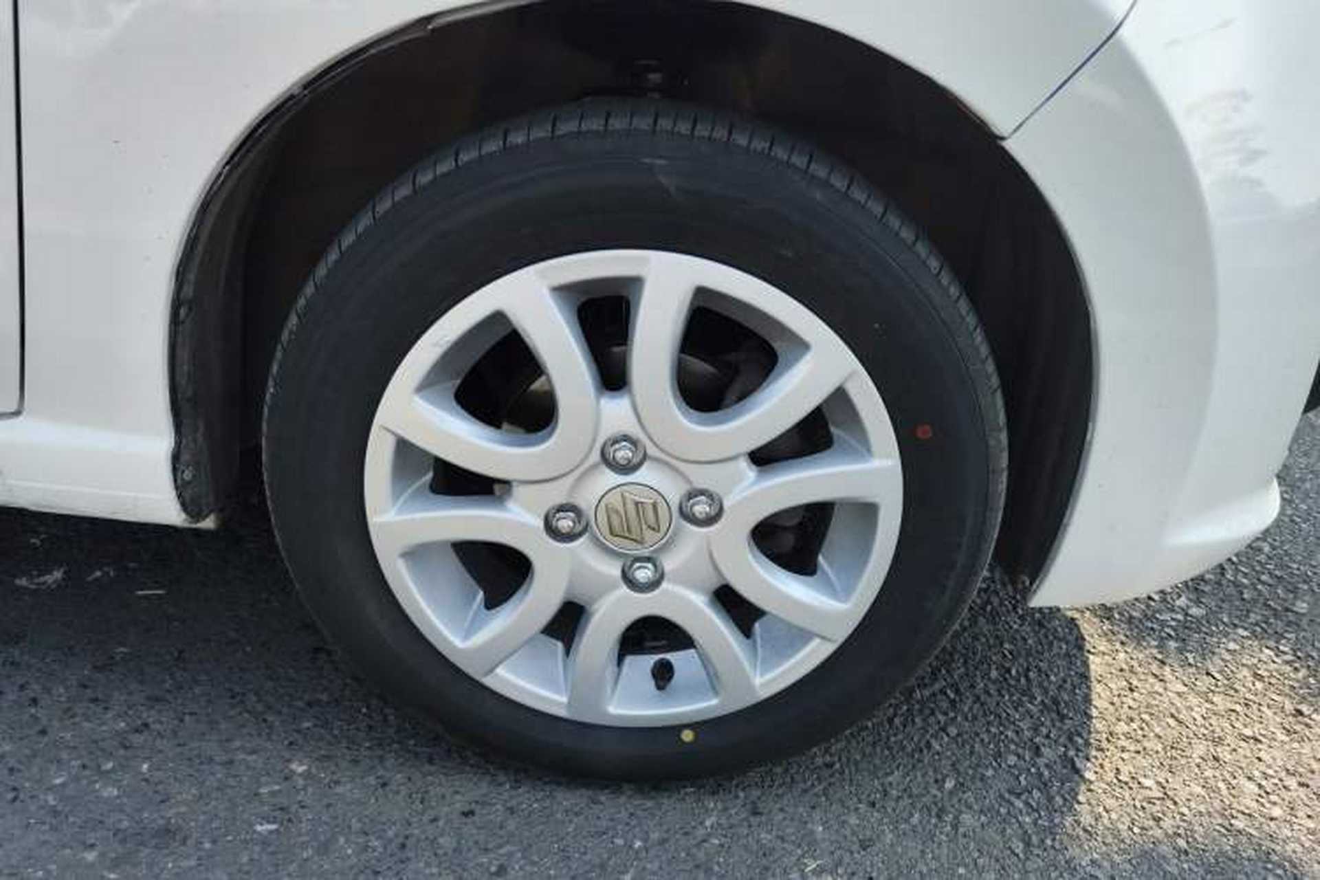 Used Suzuki Alto 2013 1.0L Automatic Luxury Model Right Front Wheel Hub