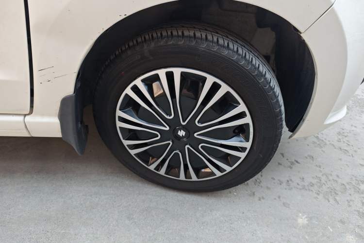 Used Suzuki Alto 2013 1.0L Manual Utility Model Right Front Wheel Hub