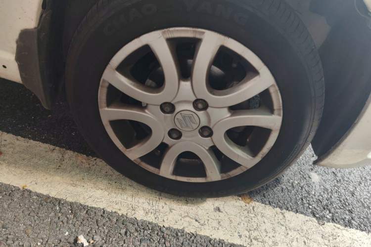Used Suzuki Alto 2013 1.0L Automatic Luxury Model Right Front Wheel Hub