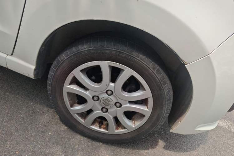 Used Suzuki Alto 2013 1.0L Automatic Luxury Model Right Front Wheel Hub