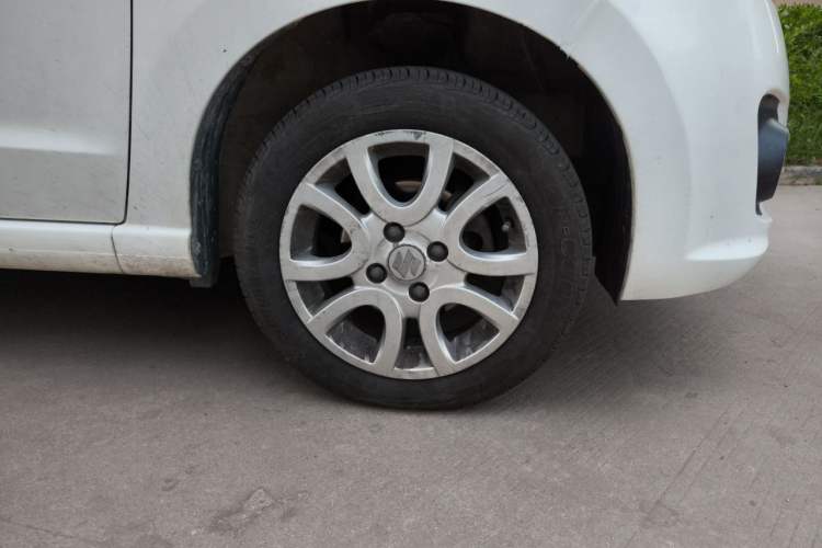 Used Suzuki Alto 2013 1.0L Manual Luxury Model Right Front Wheel Hub