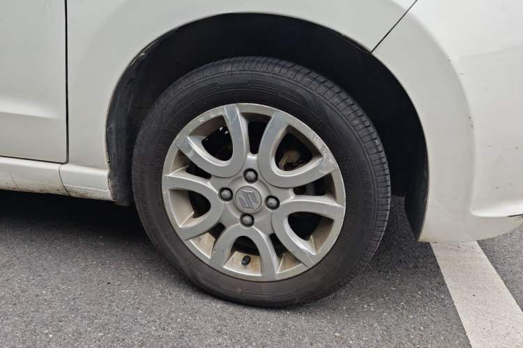 Used Suzuki Alto 2013 1.0L Manual Luxury Model Right Front Wheel Hub