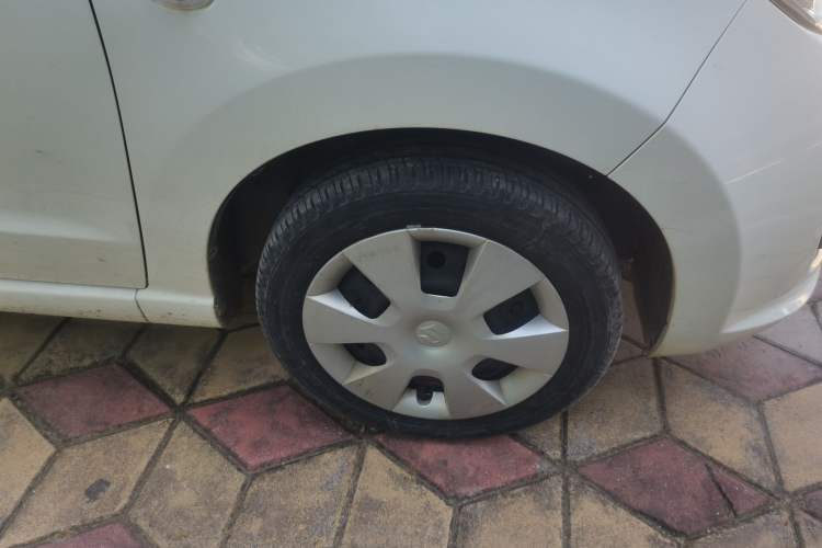 Used Suzuki Alto 2013 Revised Version 1.0L Manual Comfort Edition Right Front Wheel Hub