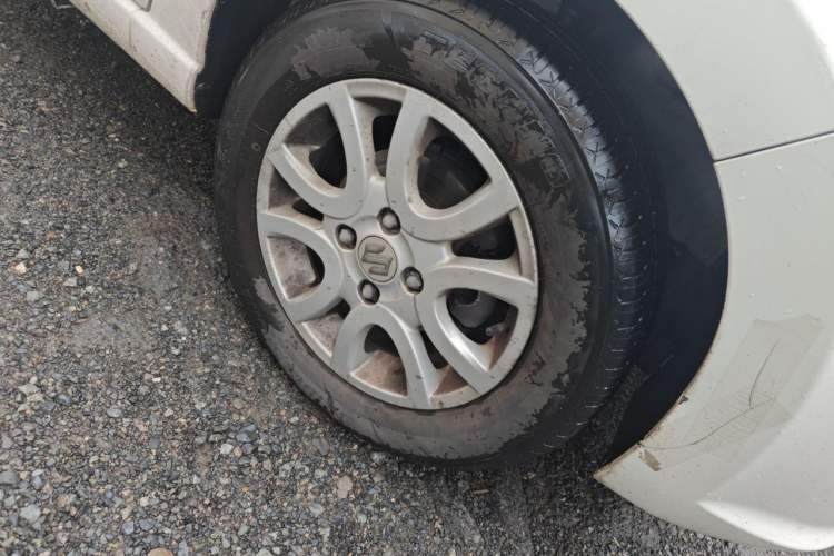 Used Suzuki Alto 2013 1.0L Manual Luxury Model Right Front Wheel Hub