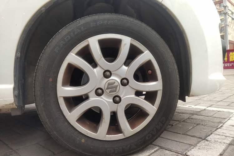 Used Suzuki Alto 2013 1.0L Automatic Luxury Model Right Front Wheel Hub