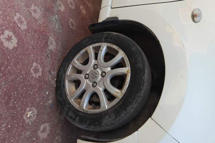 Used Suzuki Alto 2013 1.0L Manual Luxury Model Right Front Wheel Hub