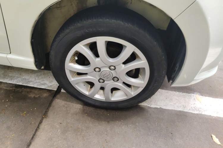 Used Suzuki Alto 2013 1.0L Automatic Luxury Model Right Front Wheel Hub