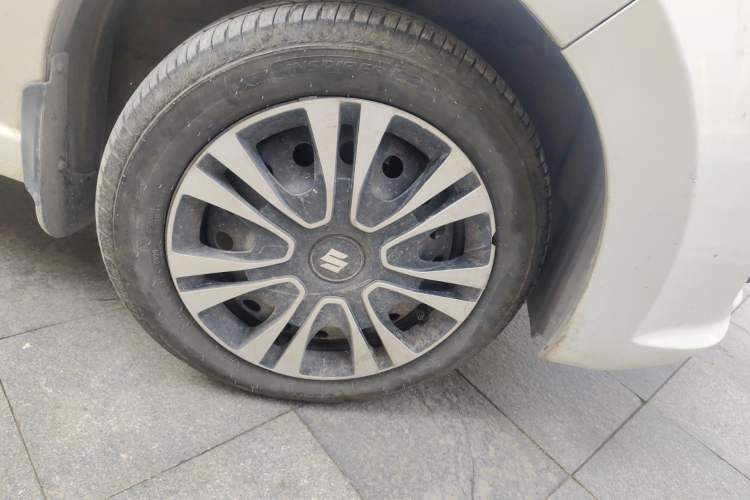 Used Suzuki Alto 2013 1.0L Manual Utility Model Right Front Wheel Hub