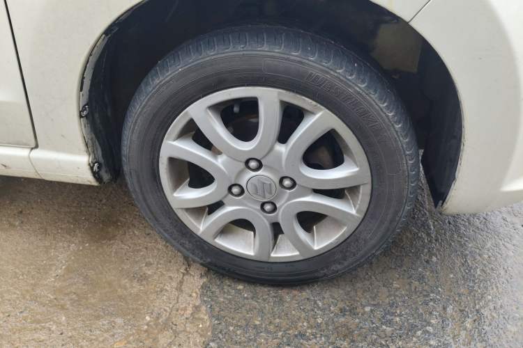 Used Suzuki Alto 2013 1.0L Manual Luxury Model Right Front Wheel Hub