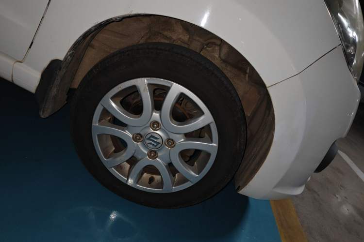Used Suzuki Alto 2013 1.0L Manual Luxury Model Right Front Wheel Hub