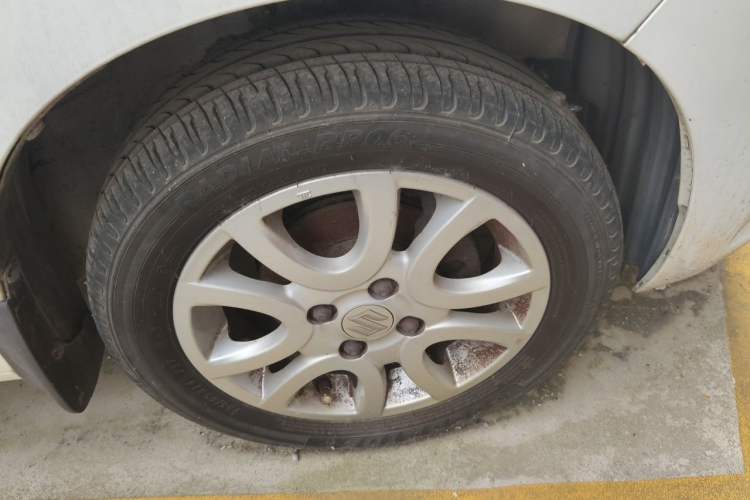 Used Suzuki Alto 2013 1.0L Manual Luxury Model Right Front Wheel Hub