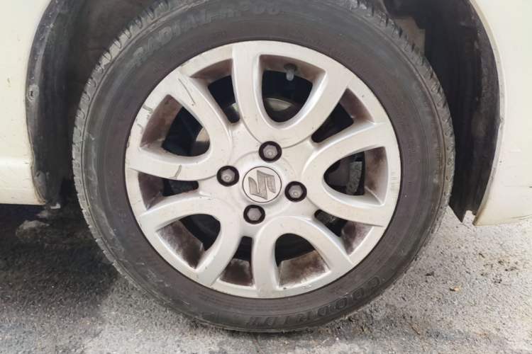 Used Suzuki Alto 2013 1.0L Manual Luxury Model Right Front Wheel Hub