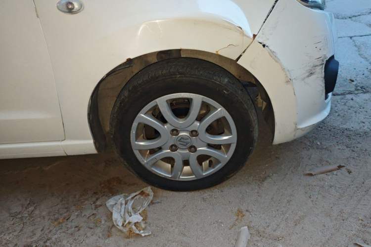 Used Suzuki Alto 2013 1.0L Automatic Luxury Model Right Front Wheel Hub