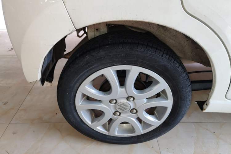 Used Suzuki Alto 2013 1.0L Manual Luxury Model Right Rear Wheel Hub