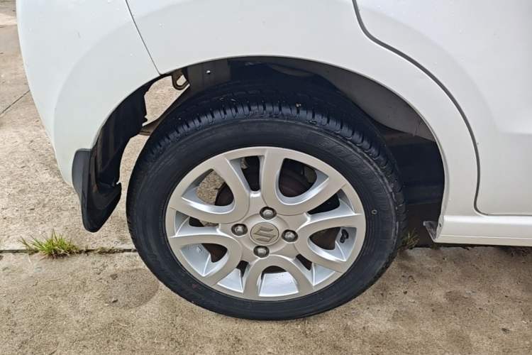 Used Suzuki Alto 2013 1.0L Automatic Luxury Model Right Rear Wheel Hub