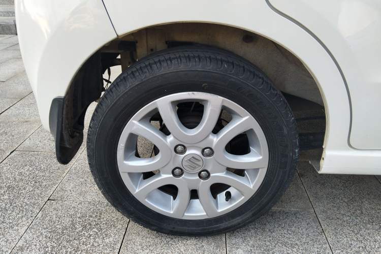 Used Suzuki Alto 2013 1.0L Automatic Luxury Model Right Rear Wheel Hub