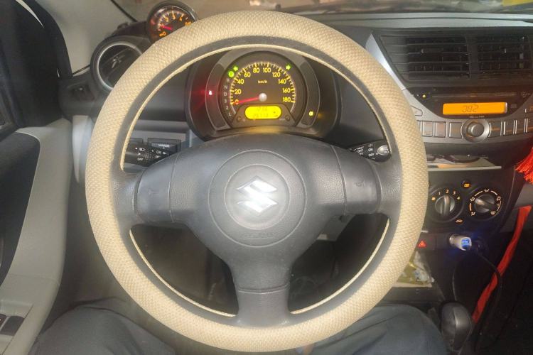 Used Suzuki Alto 2013 1.0L Automatic Luxury Model Steering Wheel