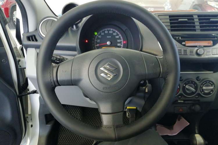 Used Suzuki Alto 2013 1.0L Automatic Luxury Model Steering Wheel