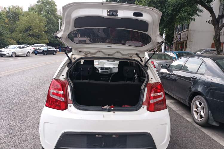 Used Suzuki Alto 2013 Revised Version 1.0L Manual Comfort Edition Trunk