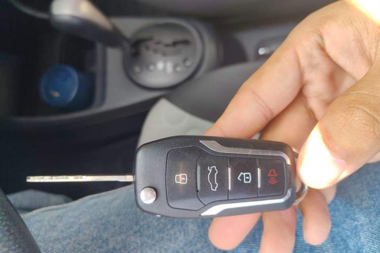 Used Suzuki Alto 2013 1.0L Automatic Luxury Model Vehicle Key