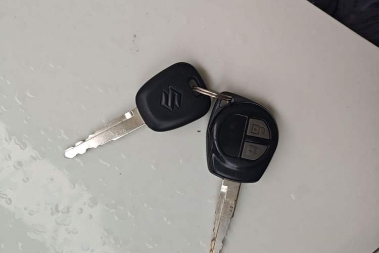 Used Suzuki Alto 2013 1.0L Automatic Luxury Model Vehicle Key
