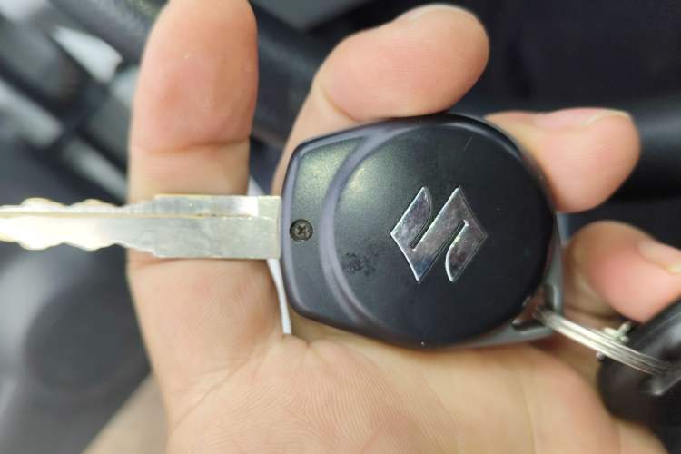 Used Suzuki Alto 2013 1.0L Manual Luxury Model Vehicle Key