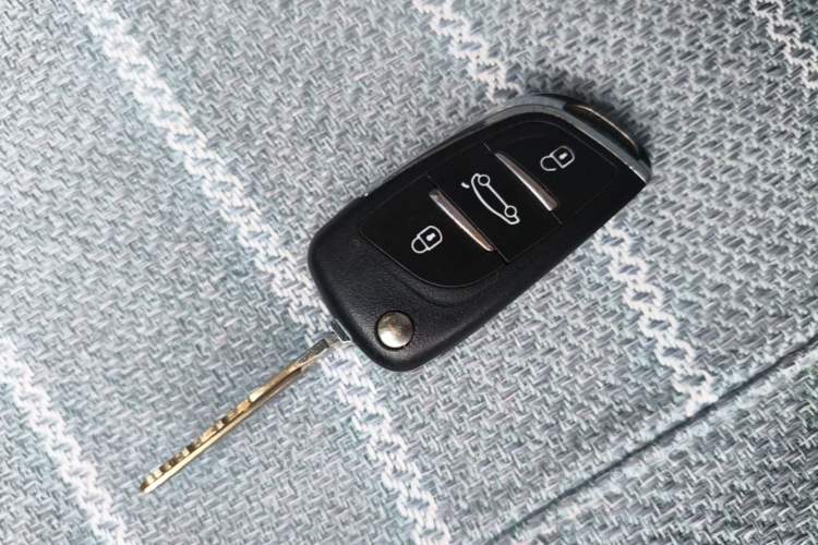 Used Suzuki Alto 2013 1.0L Manual Luxury Model Vehicle Key