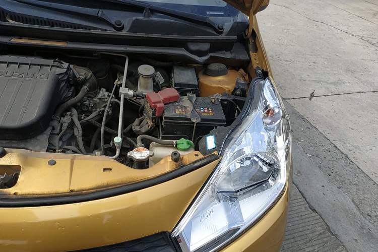 Used Suzuki Alto 2013 1.0L Automatic Luxury Model Engine Bay Left