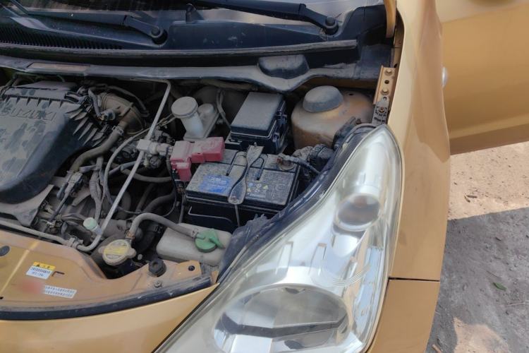 Used Suzuki Alto 2013 1.0L Automatic Luxury Model Engine Bay Left