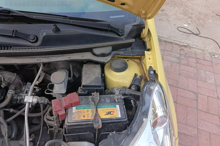 Used Suzuki Alto 2013 1.0L Manual Utility Model Engine Bay Left