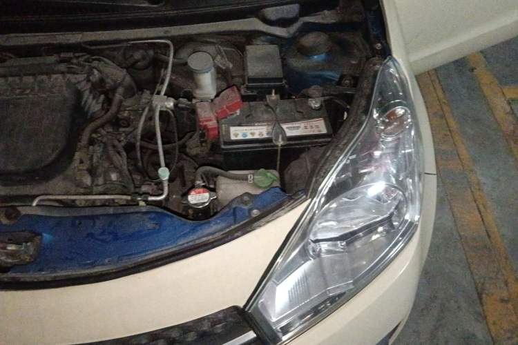 Used Suzuki Alto 2013 1.0L Automatic Luxury Model Engine Bay Left