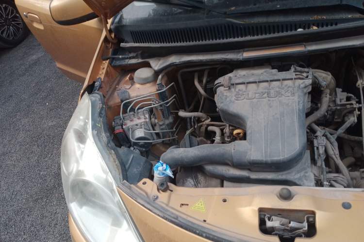 Used Suzuki Alto 2013 1.0L Automatic Luxury Model Engine Bay Right