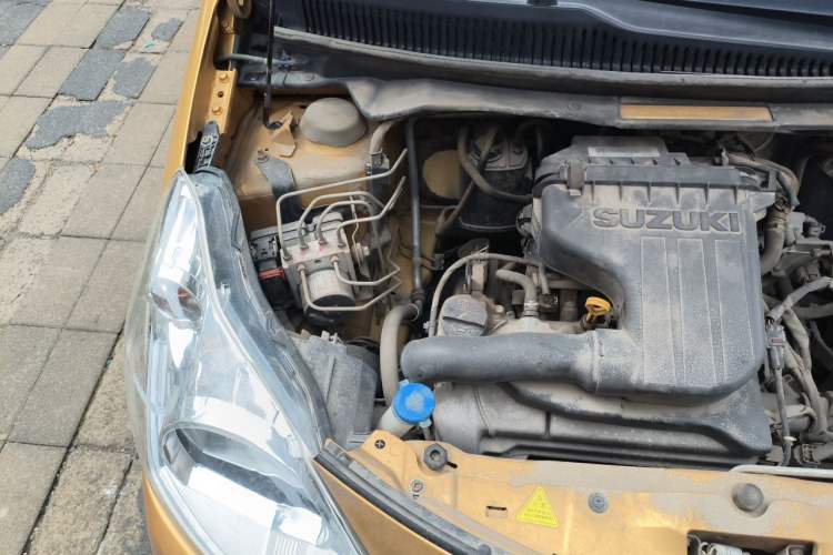 Used Suzuki Alto 2013 1.0L Manual Luxury Model Engine Bay Right