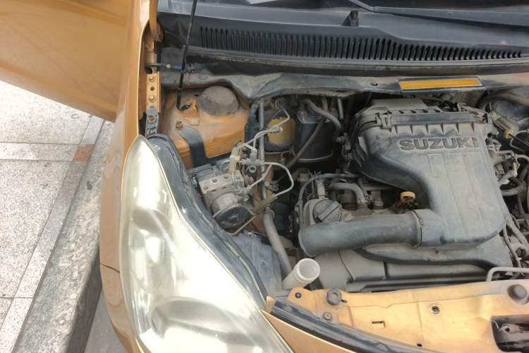 Used Suzuki Alto 2013 1.0L Manual Luxury Model Engine Bay Right