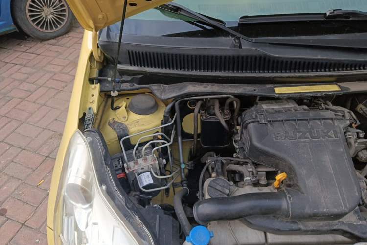 Used Suzuki Alto 2013 1.0L Manual Utility Model Engine Bay Right
