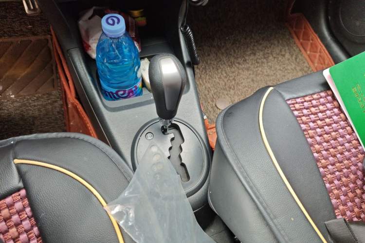 Used Suzuki Alto 2013 1.0L Automatic Luxury Model Gear Lever