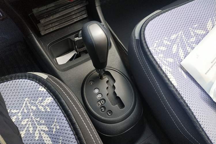 Used Suzuki Alto 2013 1.0L Automatic Luxury Model Gear Lever
