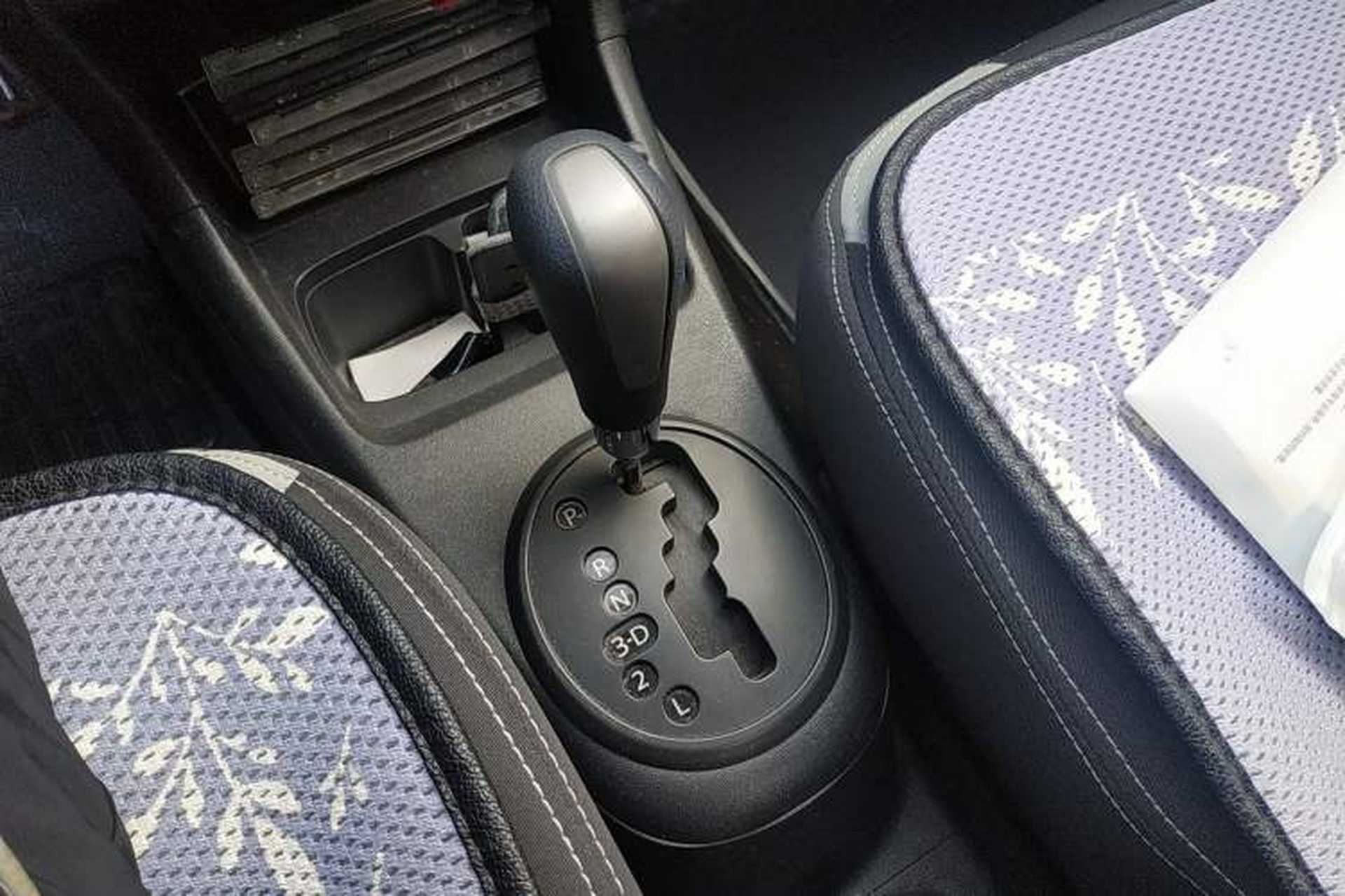 Used Suzuki Alto 2013 1.0L Automatic Luxury Model Gear Lever