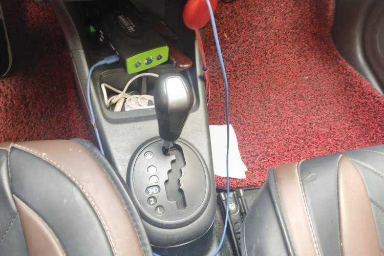 Used Suzuki Alto 2013 1.0L Automatic Luxury Model Gear Lever