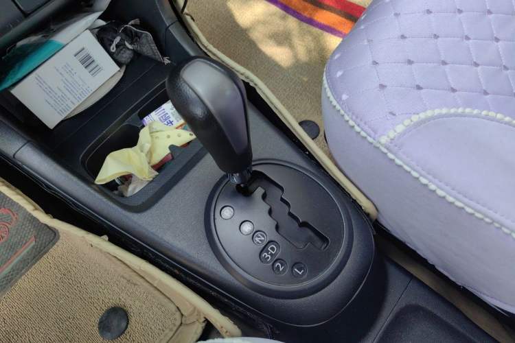 Used Suzuki Alto 2013 1.0L Automatic Luxury Model Gear Lever