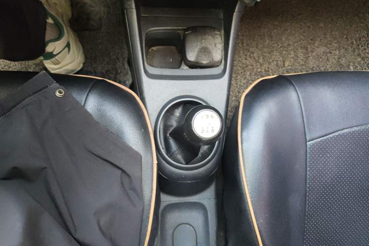 Used Suzuki Alto 2013 Revised Version 1.0L Manual Comfort Edition Gear Lever