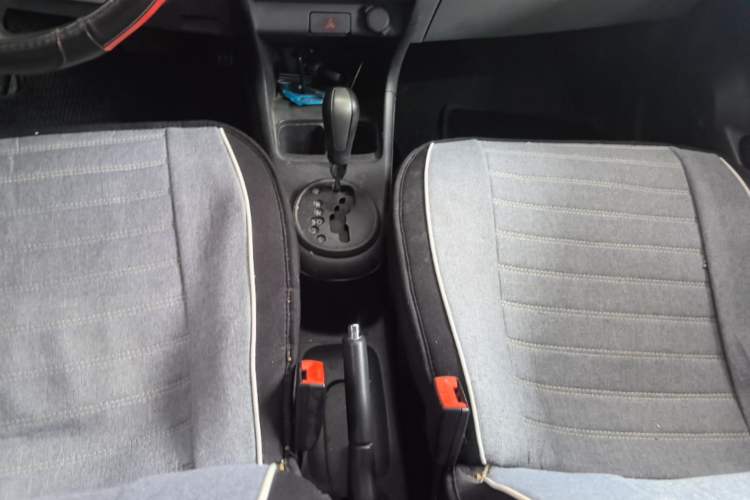 Used Suzuki Alto 2013 1.0L Automatic Luxury Model Gear Lever