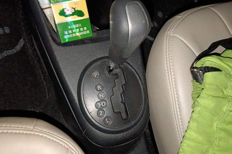 Used Suzuki Alto 2013 1.0L Automatic Luxury Model Gear Lever