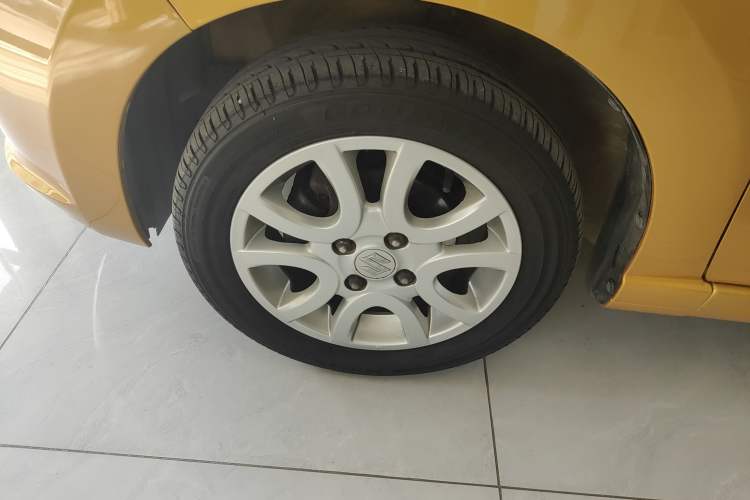 Used Suzuki Alto 2013 1.0L Manual Luxury Model Left Front Wheel Hub
