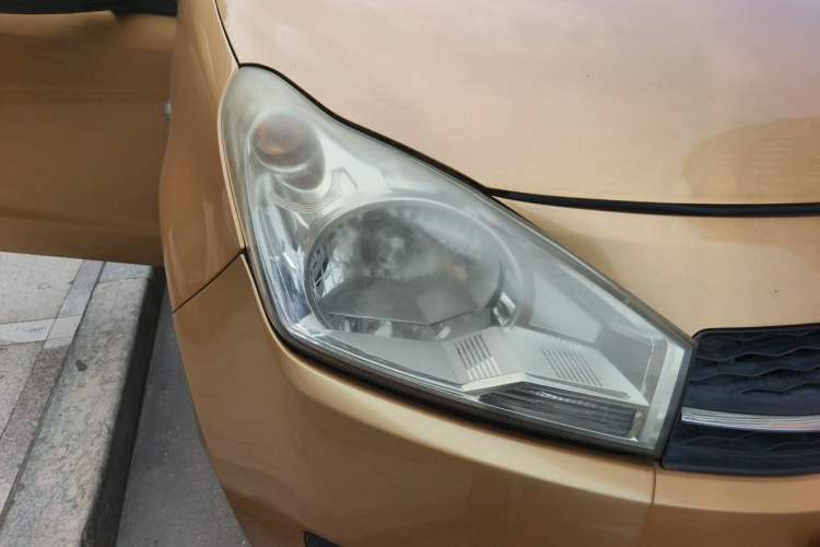 Used Suzuki Alto 2013 1.0L Manual Luxury Model Right Front Headlight