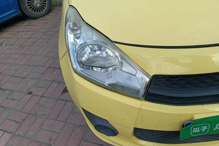 Used Suzuki Alto 2013 1.0L Manual Utility Model Right Front Headlight
