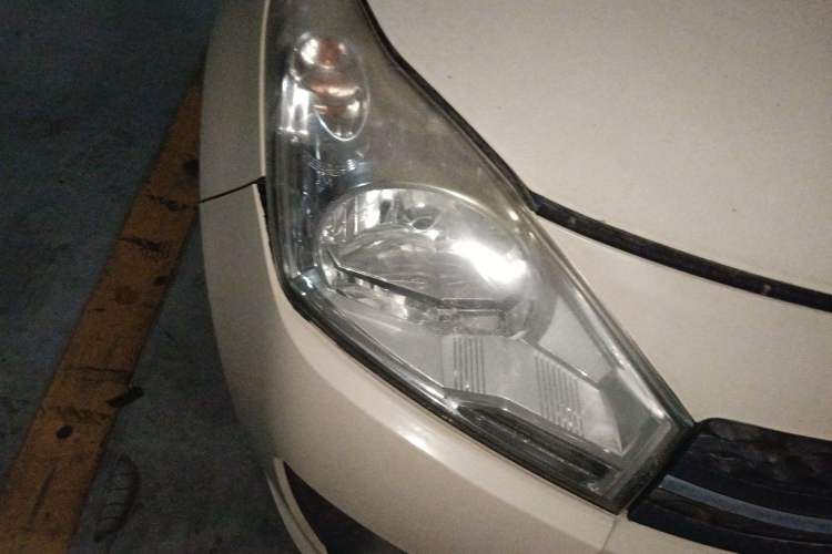 Used Suzuki Alto 2013 1.0L Automatic Luxury Model Right Front Headlight