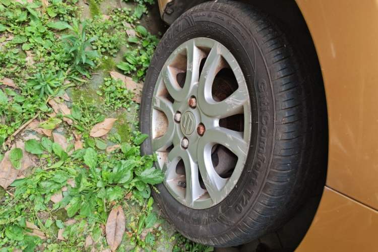 Used Suzuki Alto 2013 1.0L Automatic Luxury Model Right Front Wheel Hub