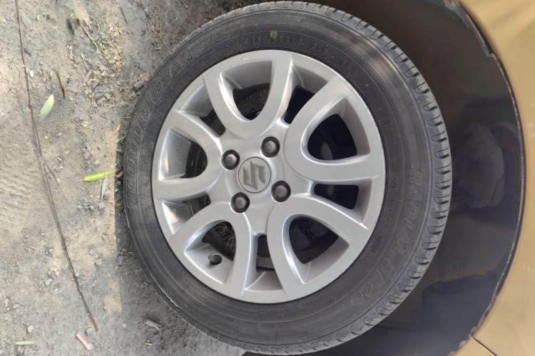 Used Suzuki Alto 2013 1.0L Automatic Luxury Model Right Front Wheel Hub