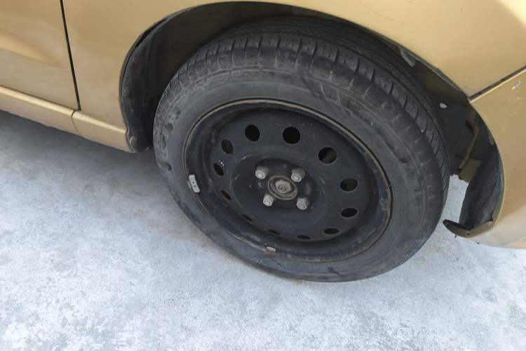 Used Suzuki Alto 2013 Revised Version 1.0L Manual Comfort Edition Right Front Wheel Hub